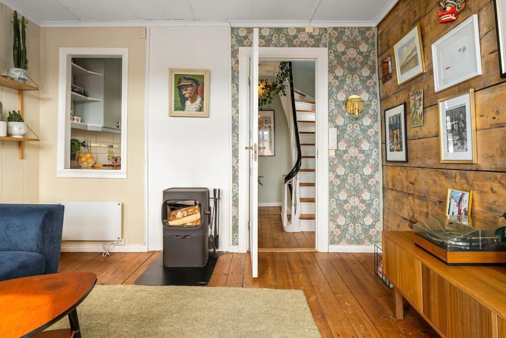 Det Lille Rode Huset Ved Floibanen Villa Bergen Eksteriør bilde